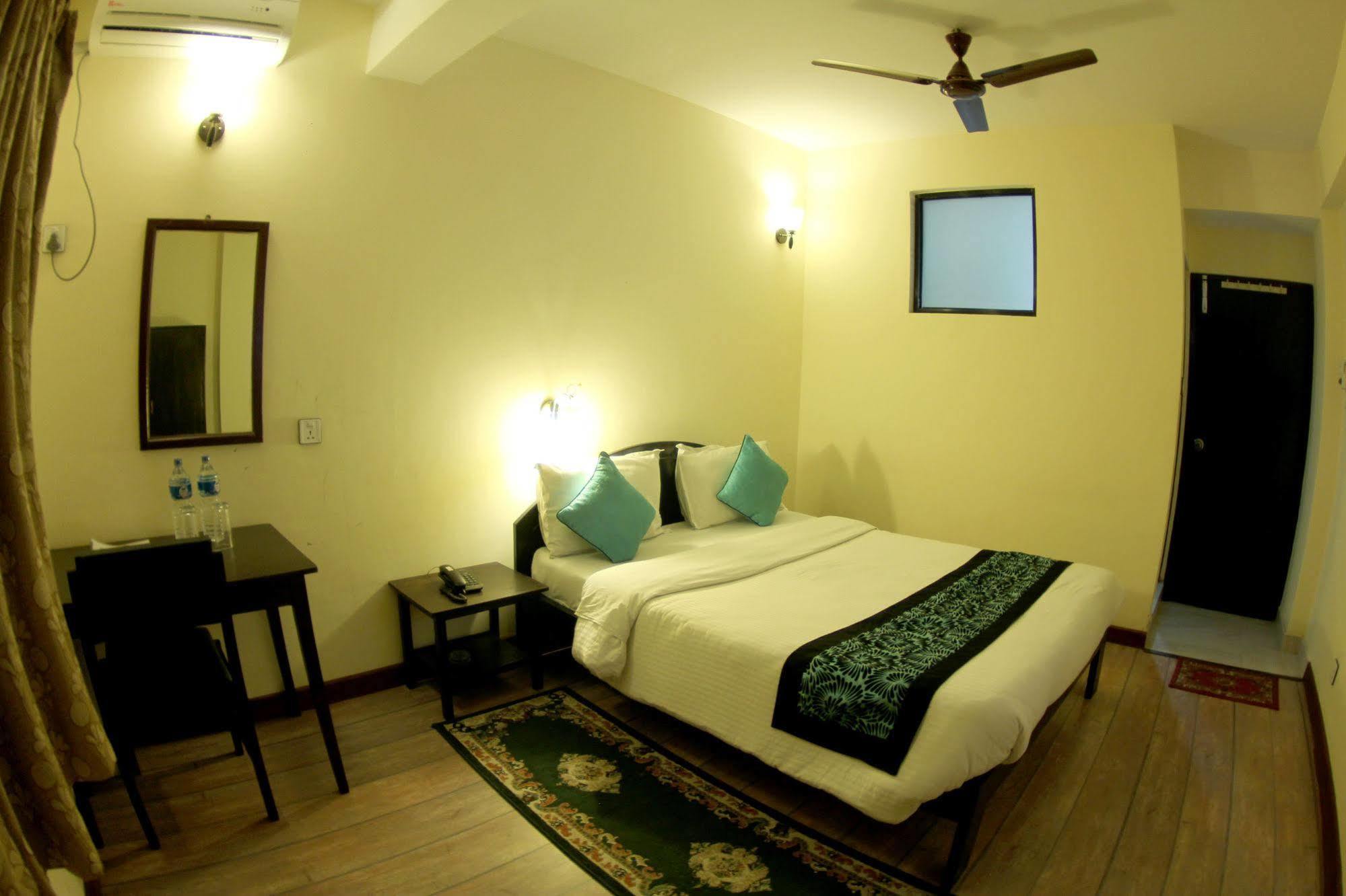 Bag Packer'S Lodge Kathmandu Ngoại thất bức ảnh
